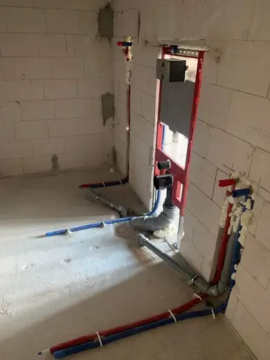 Bâti-support pour WC suspendu, évacuations et arrivées d'eau – plomberie